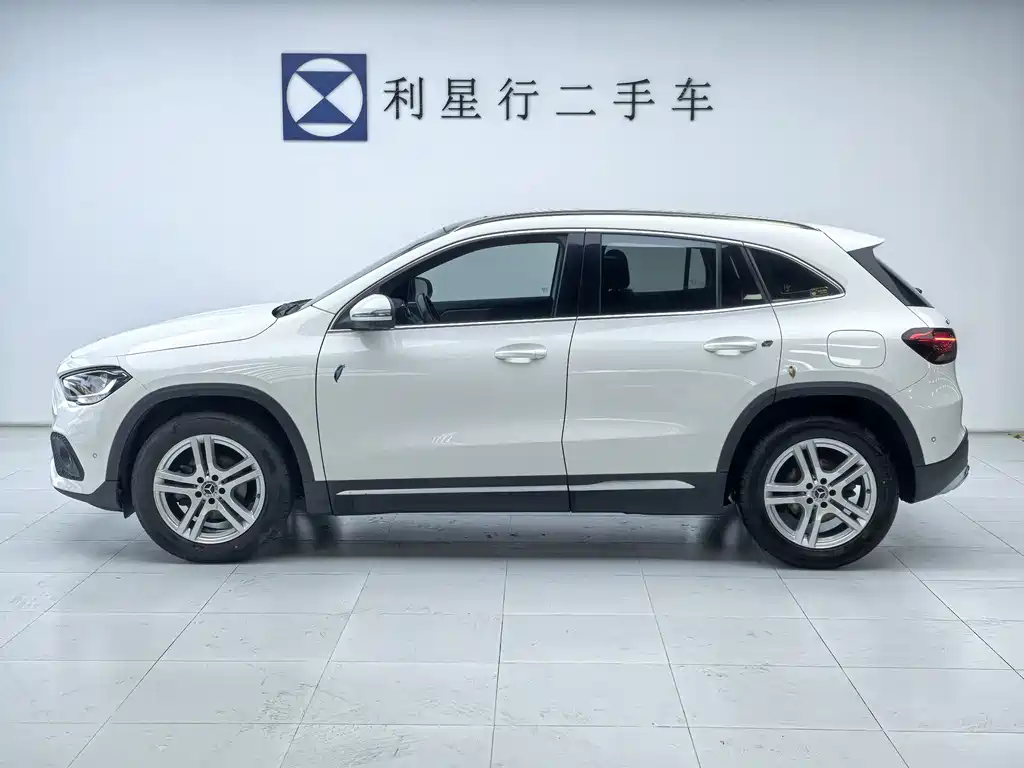 Mercedes-Benz GLA 2021