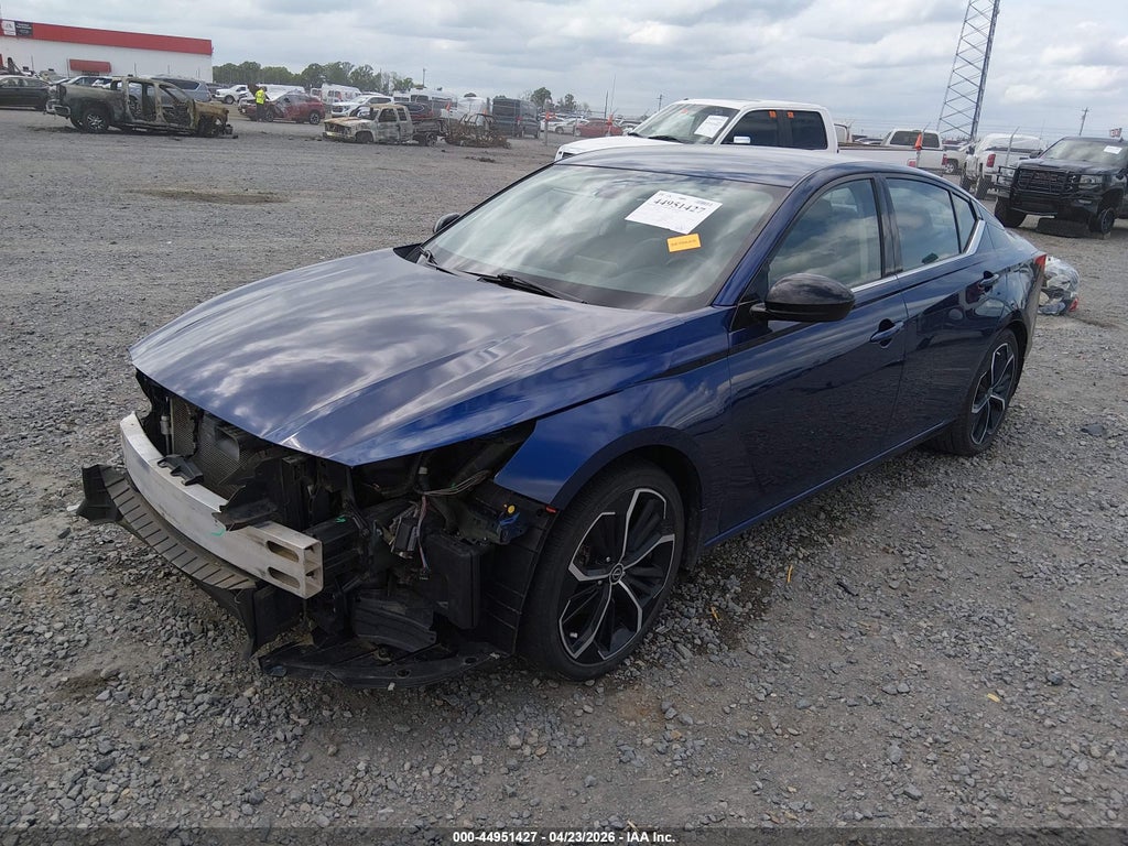 Nissan Altima 2024