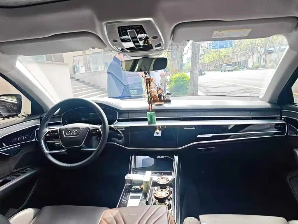 Audi A8 2025
