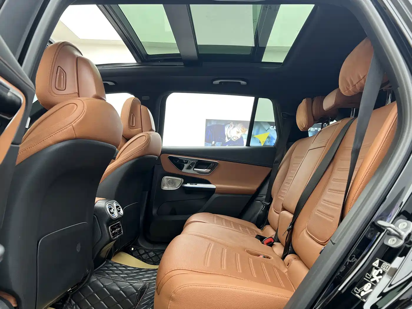 Mercedes-Benz GLC 2023