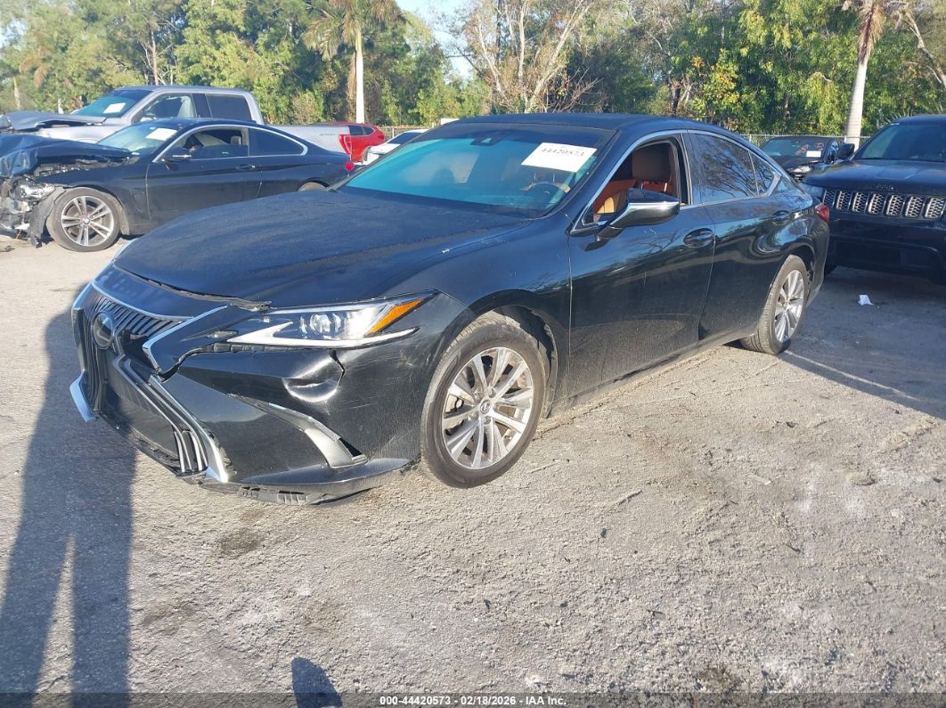 Lexus ES 2021
