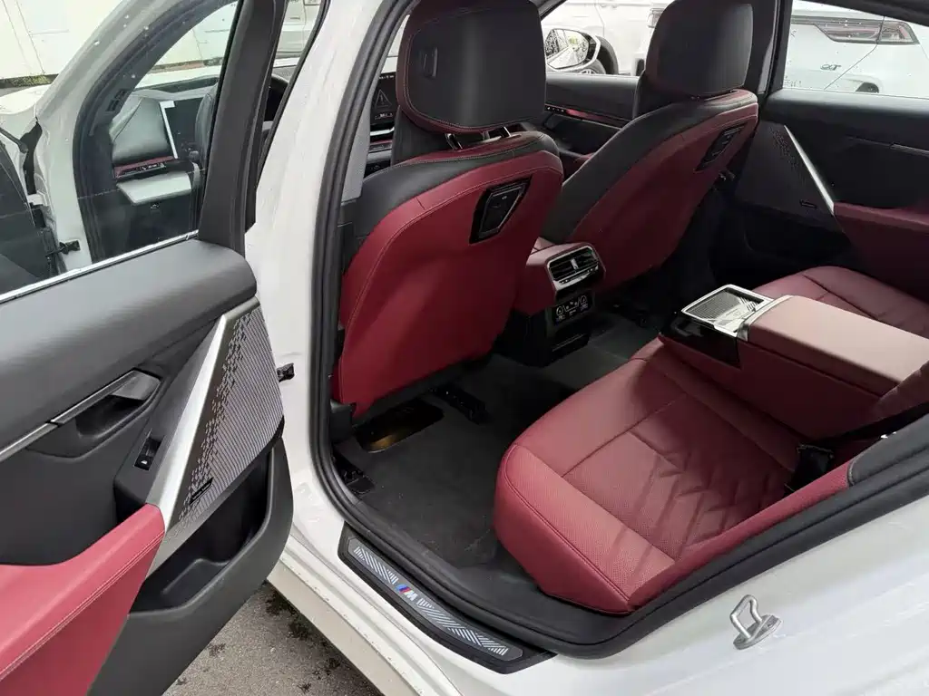 BMW i5 2025