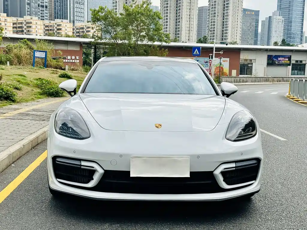 Porsche Panamera 2023