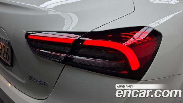 Maserati Ghibli 2021