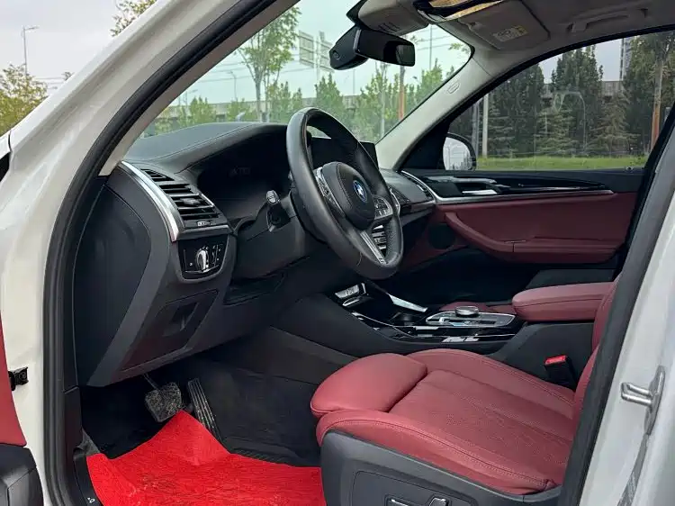 BMW iX3 2024