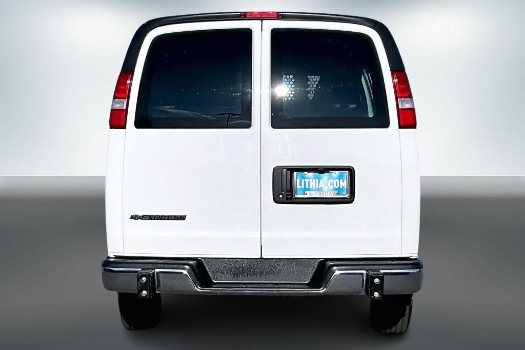 Chevrolet Express 2024