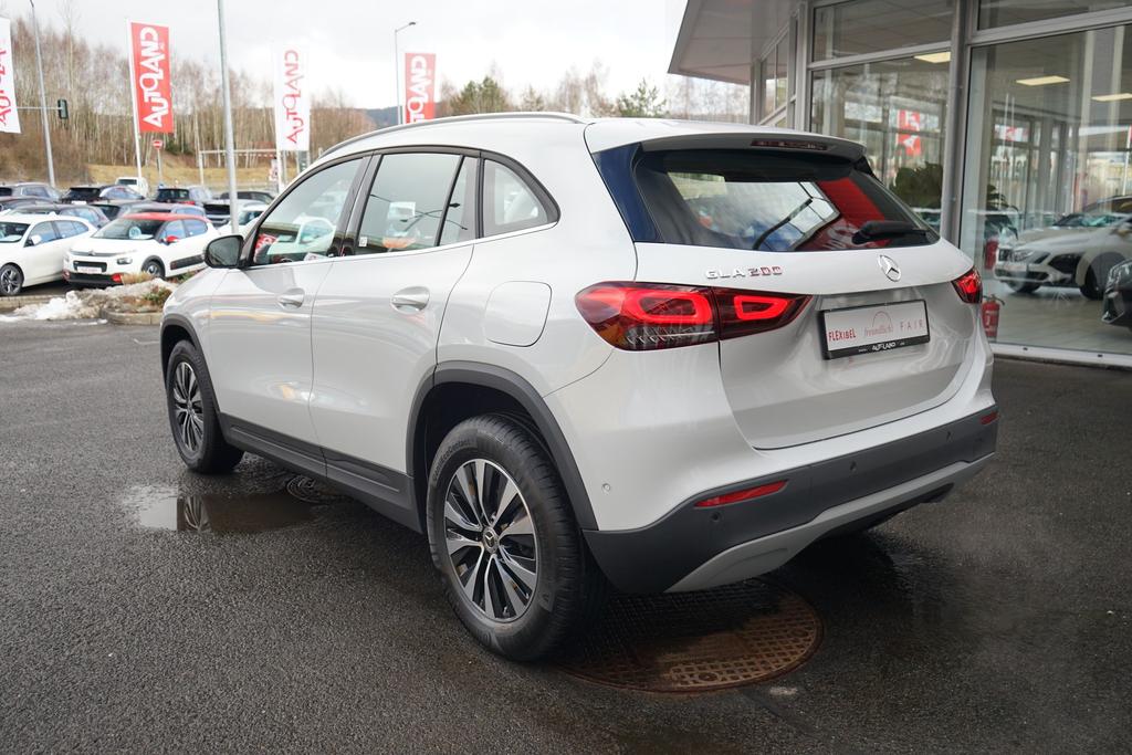Mercedes-Benz GLA 200 2022