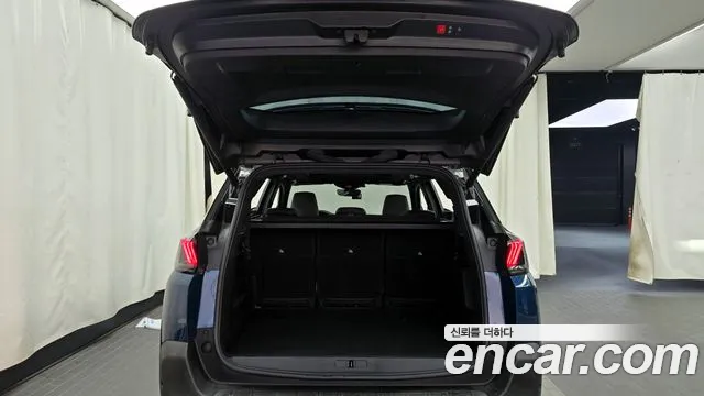 Peugeot 5008 2021