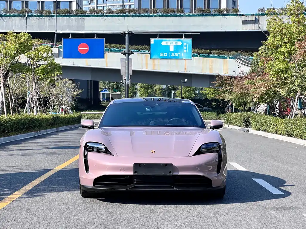 Porsche Taycan 2022