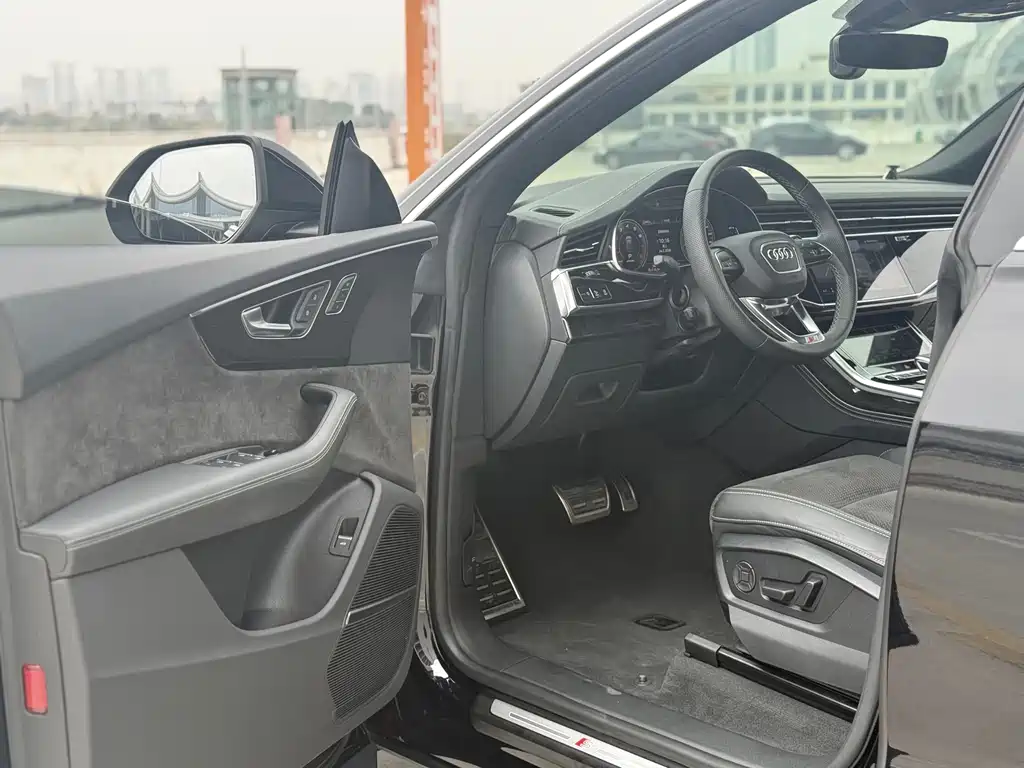 Audi Q8 2021