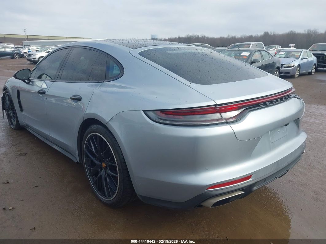 Porsche Panamera 2021
