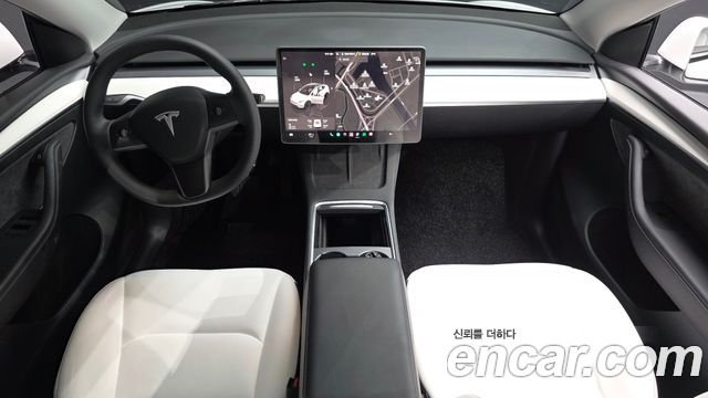 Tesla Model Y 2024