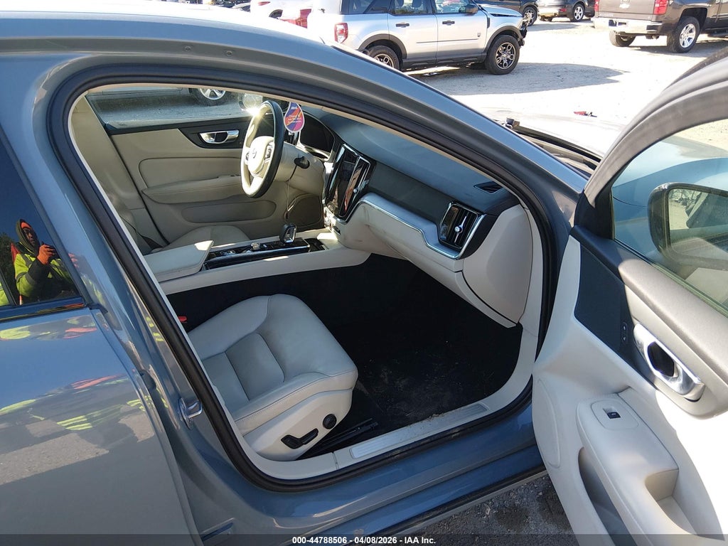 Volvo S60 2024