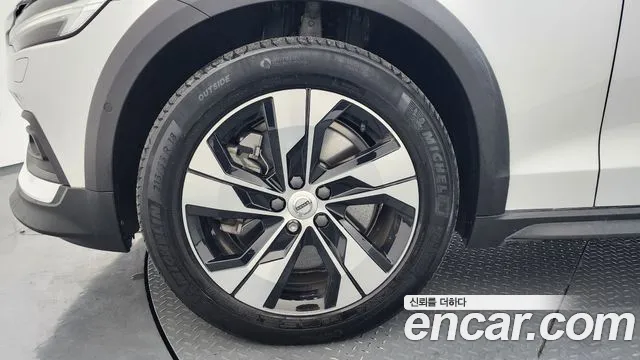 Volvo V60 2021