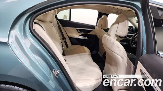 Mercedes-Benz E-Класс 2025