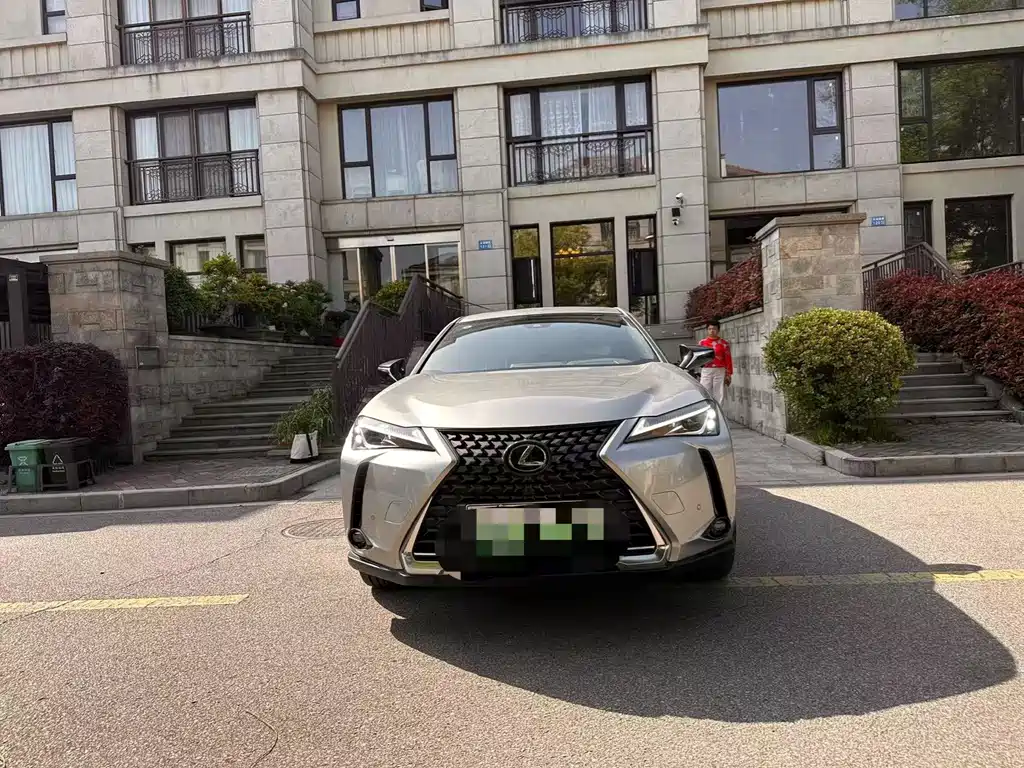 Lexus UX 2022