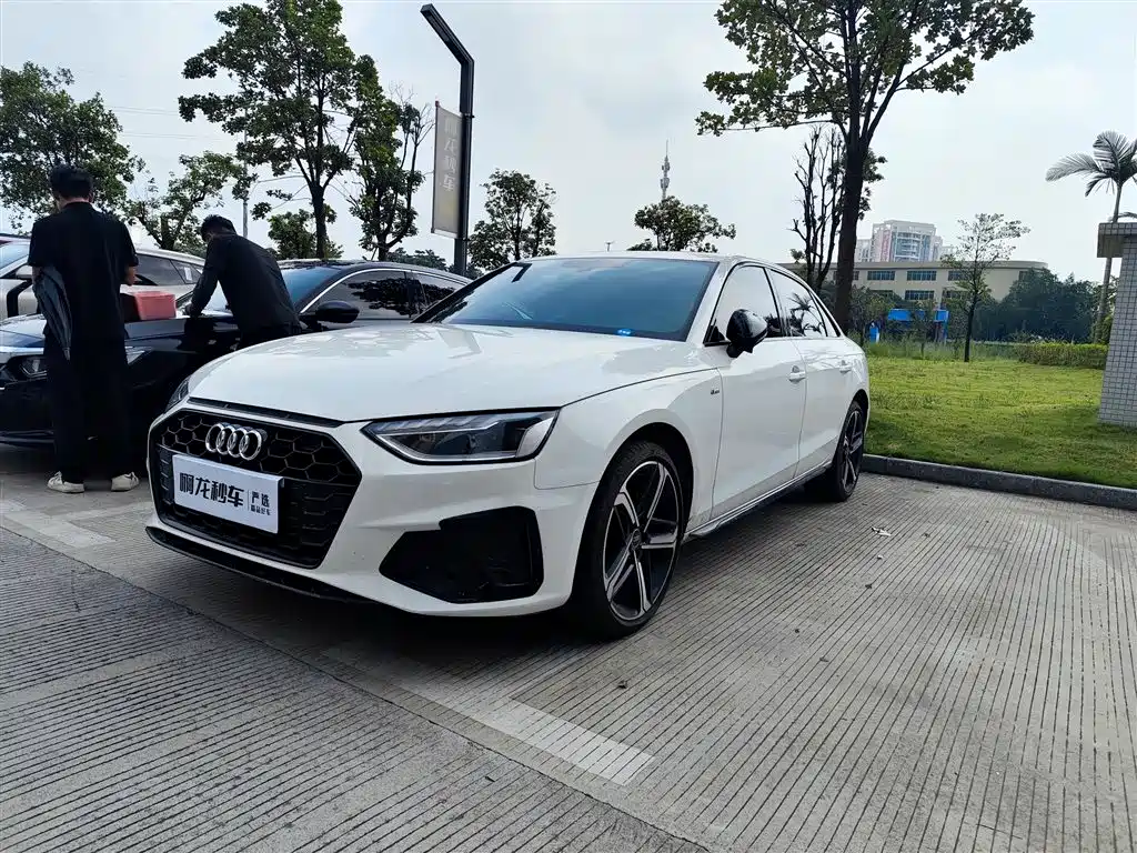 Audi A4 2025