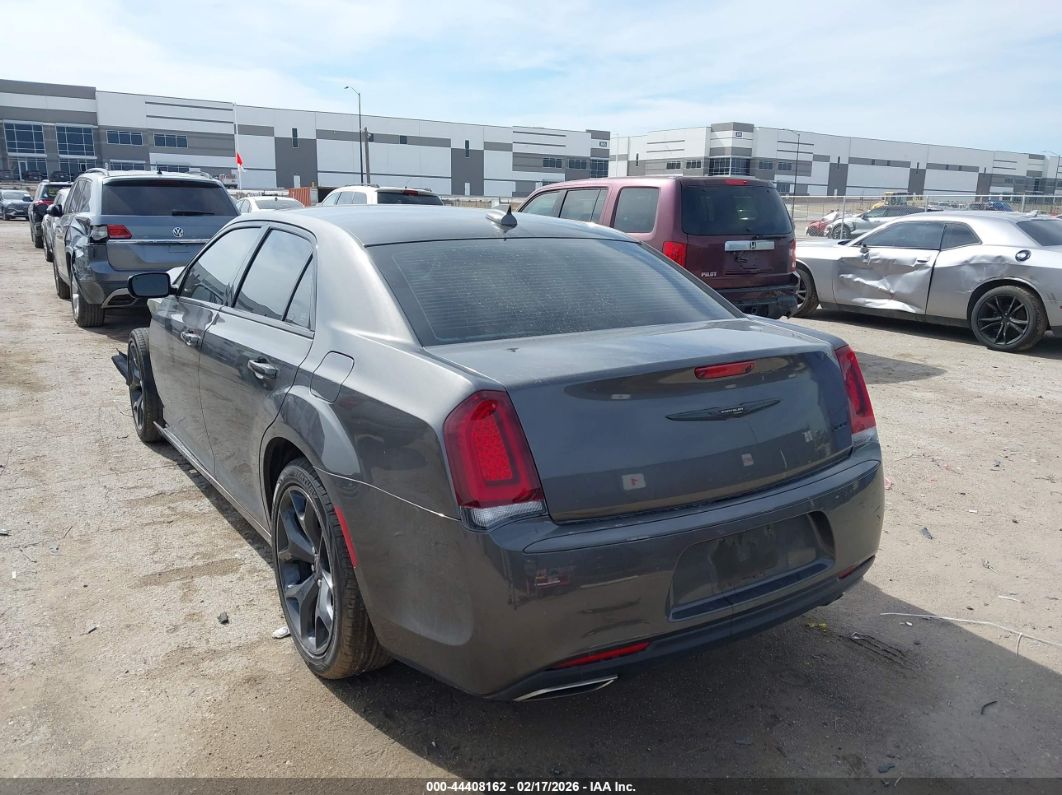 Chrysler 300 2023