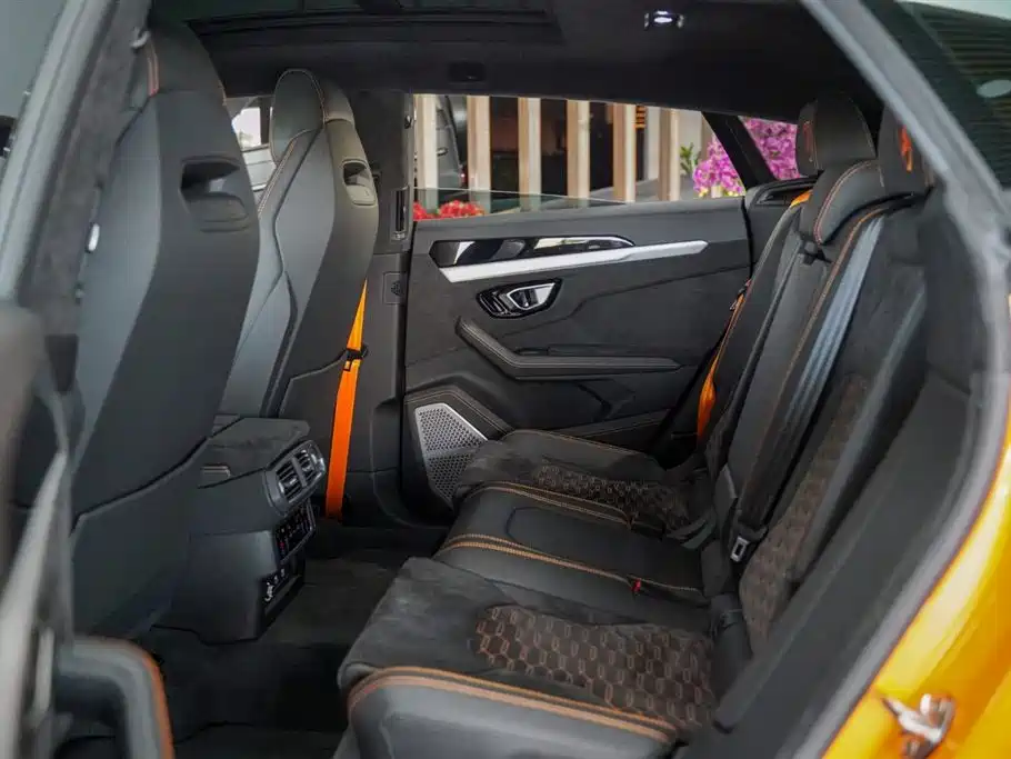 Lamborghini Urus 2024
