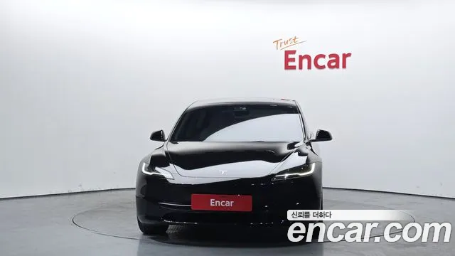Tesla Model 3 2024