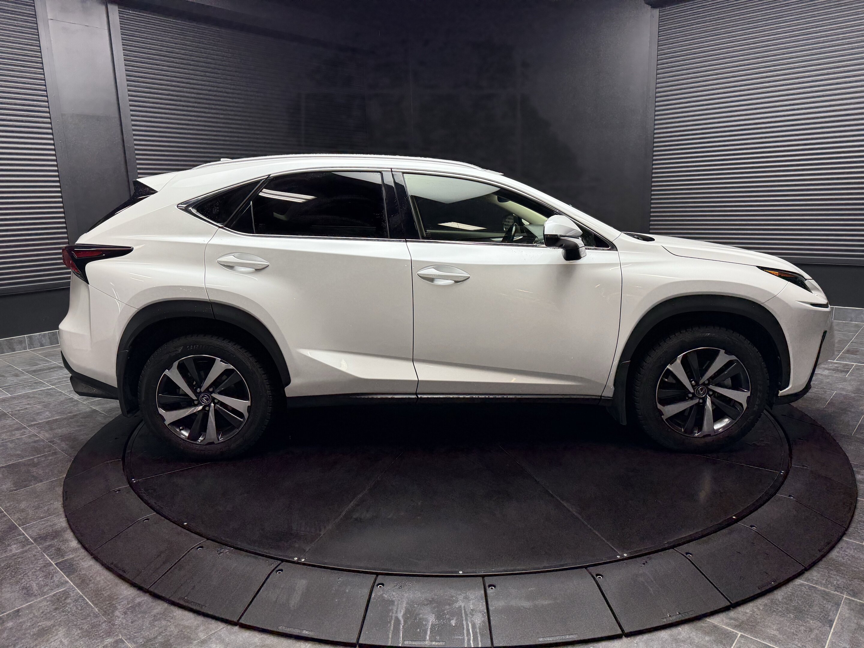 Lexus NX 2021