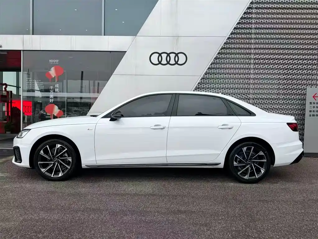 Audi A4 2023