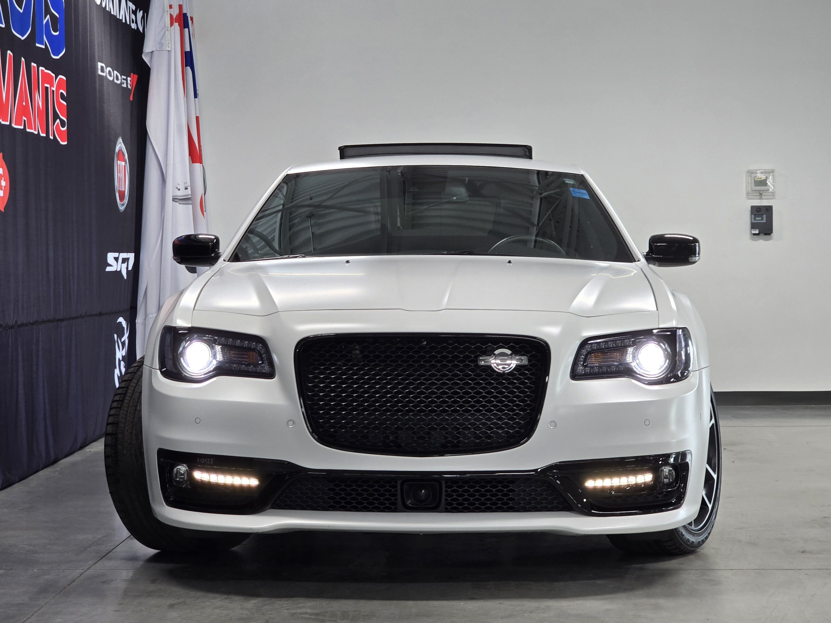 Chrysler 300 2023