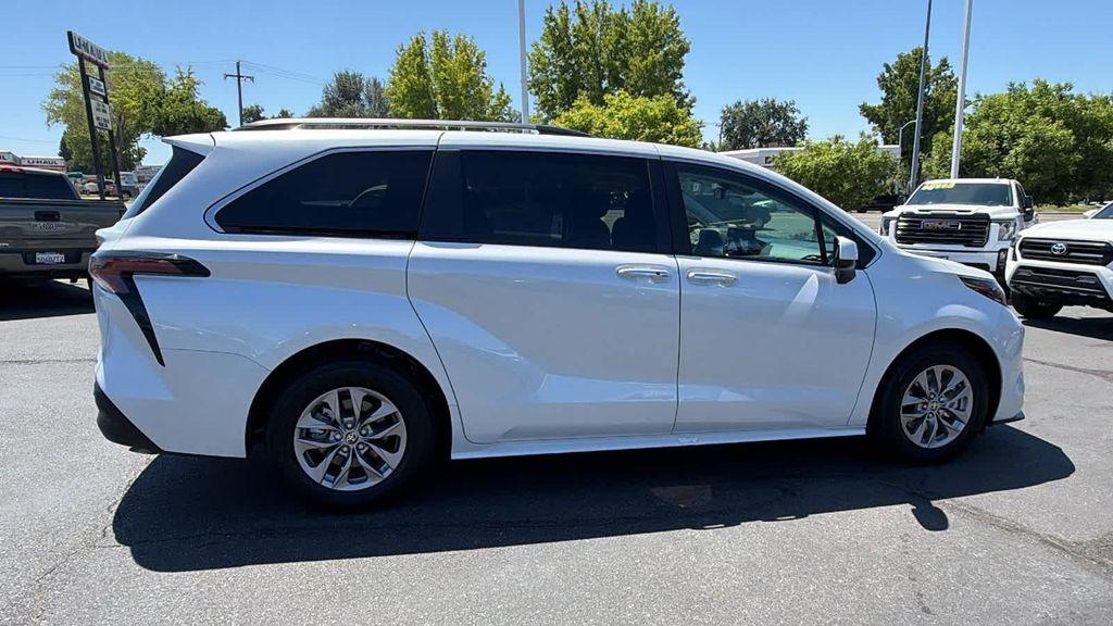 Toyota Sienna 2025