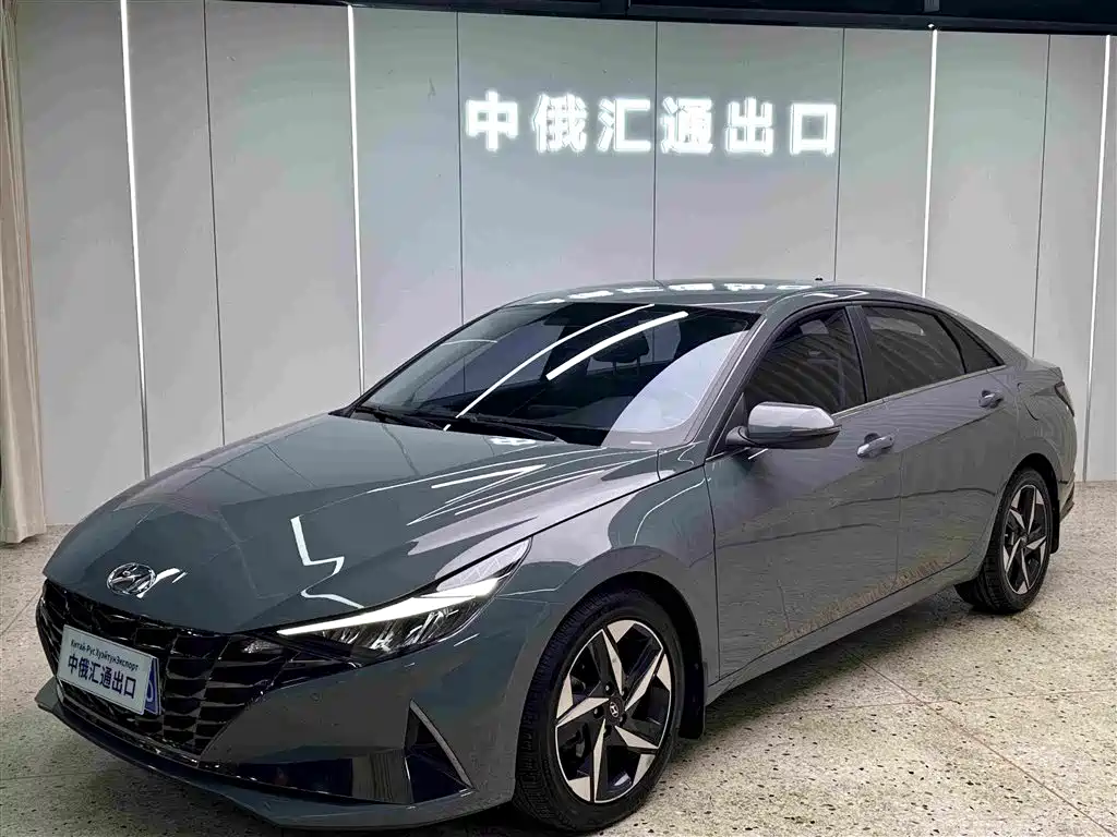 Hyundai Elantra 2022
