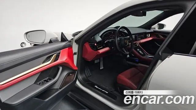 Porsche Taycan 2023