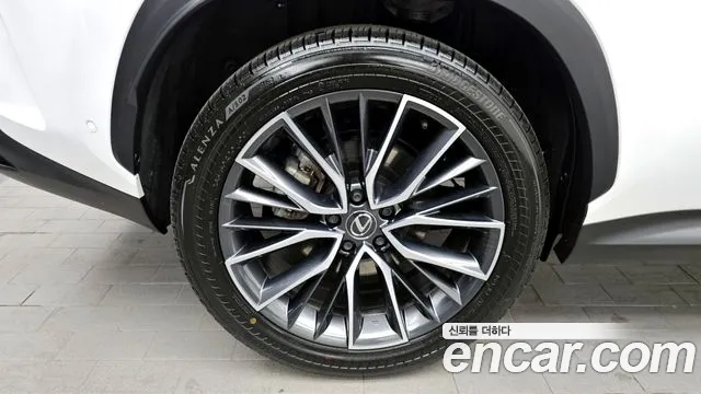 Lexus NX 2024