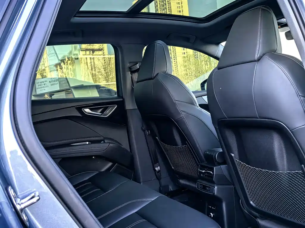 Audi Q4 e-tron 2025