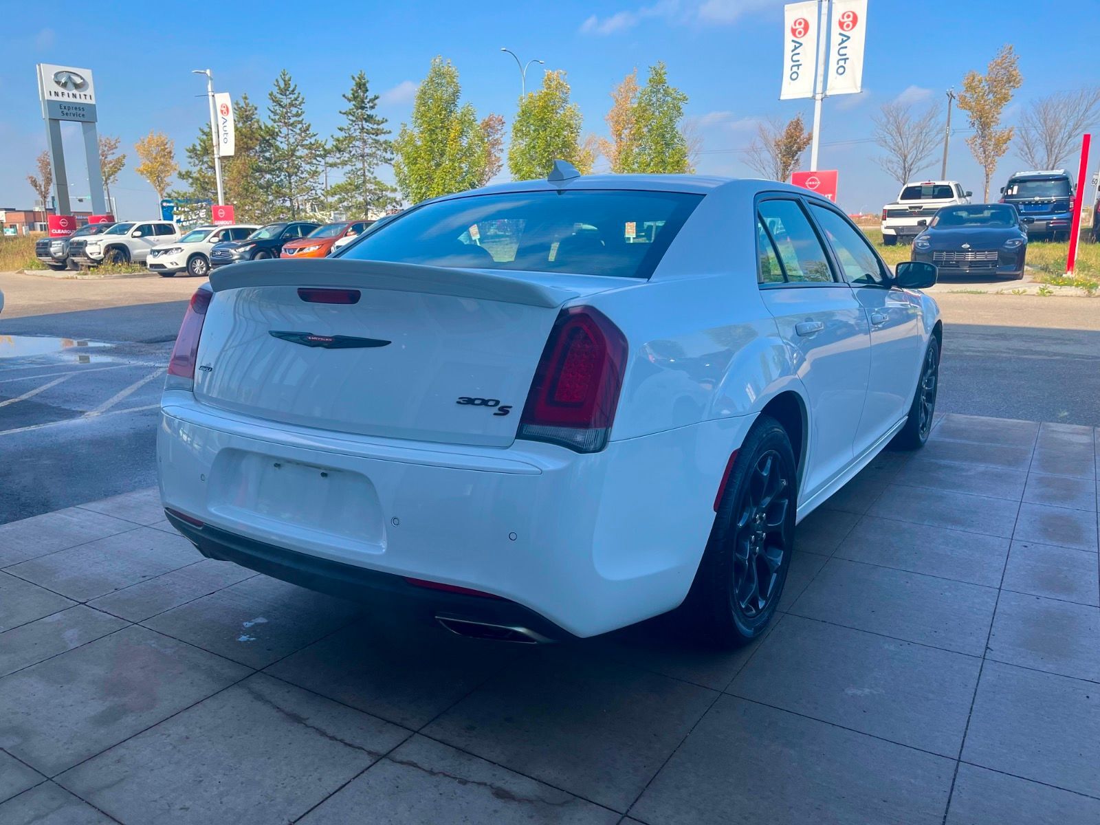 Chrysler 300 2023