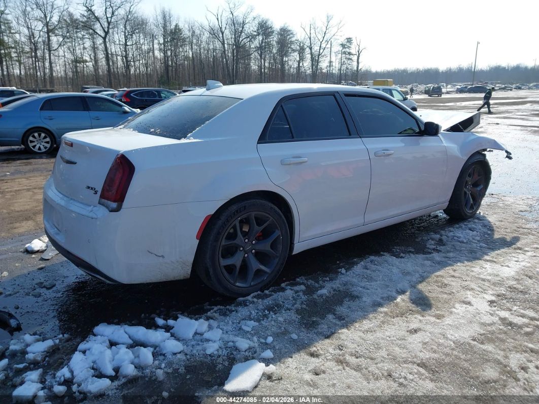 Chrysler 300 2021