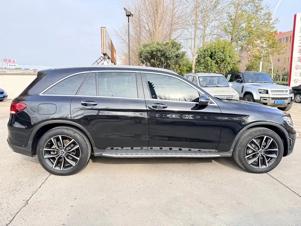 Mercedes-Benz GLC 2023