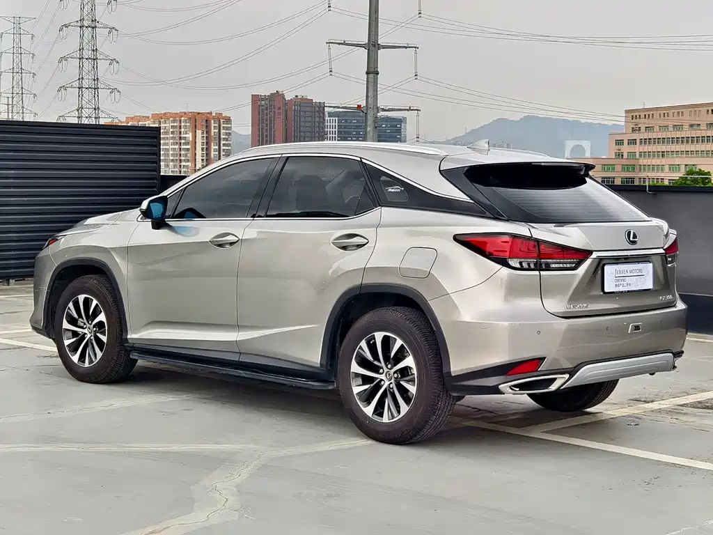 Lexus RX 2021
