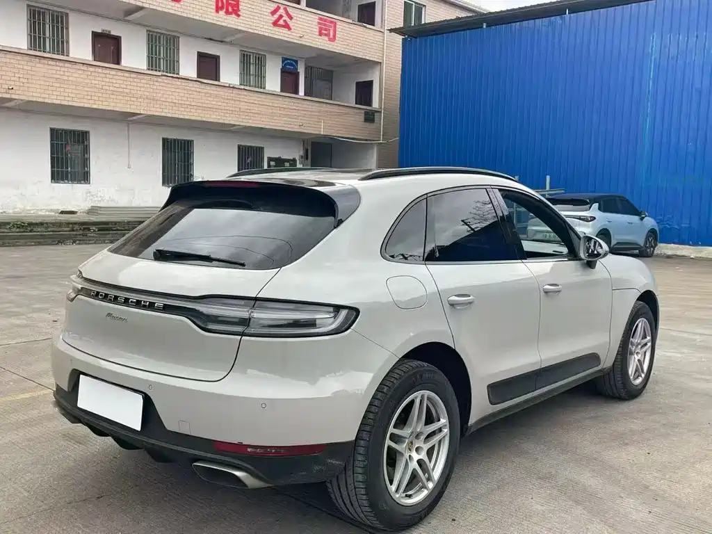 Porsche Macan 2021