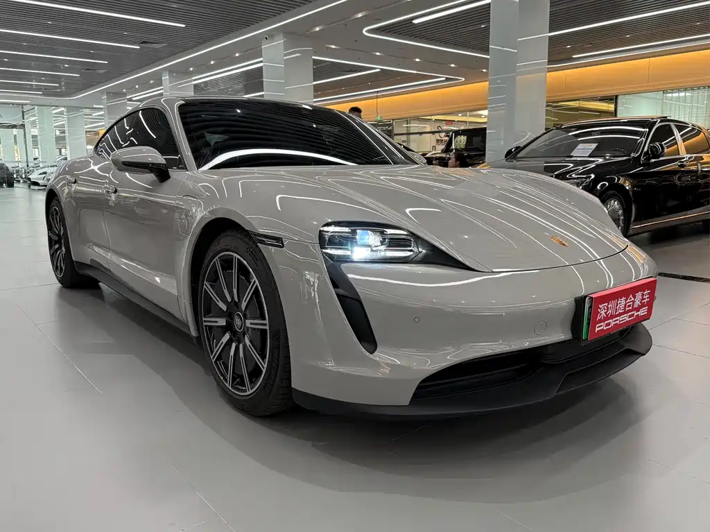 Porsche Taycan 2022