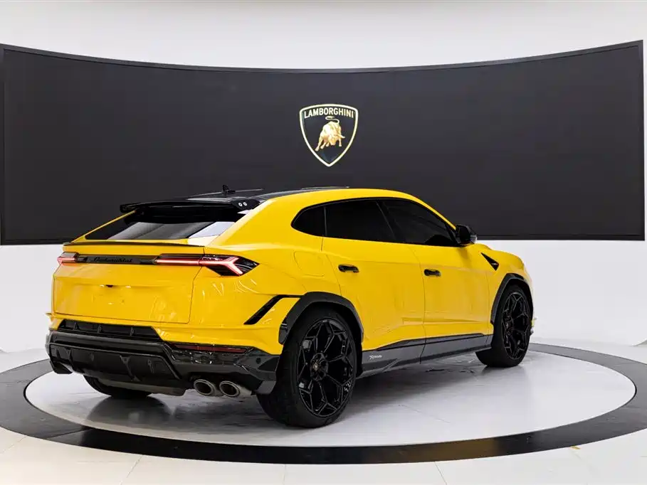 Lamborghini Urus 2023