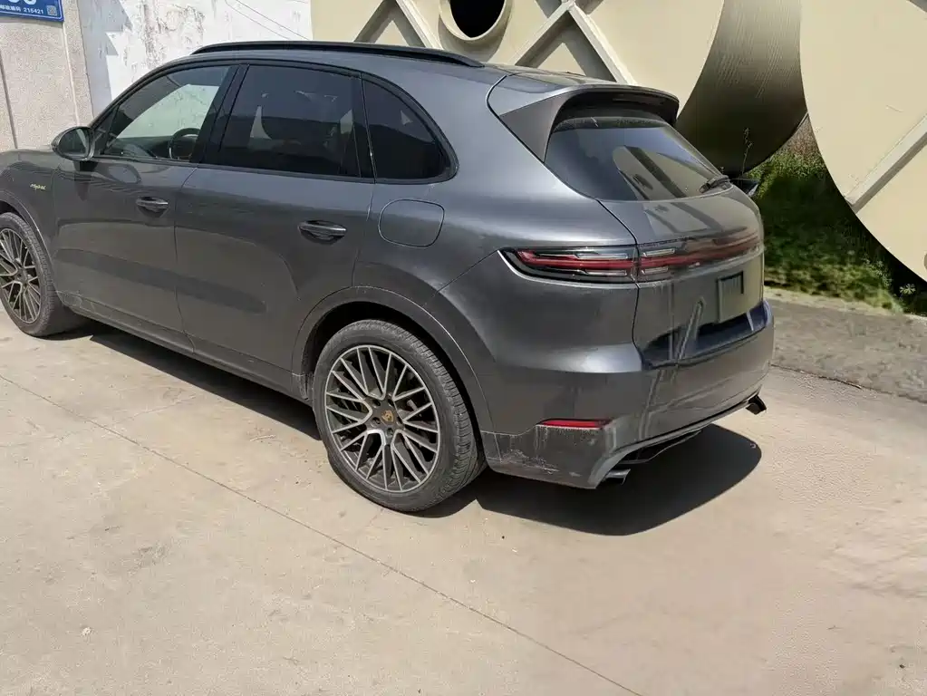 Porsche Cayenne 2021