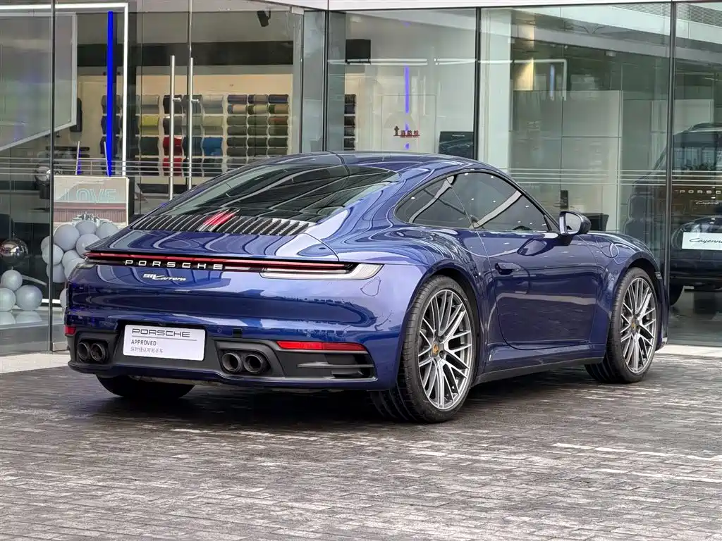 Porsche 911 2023