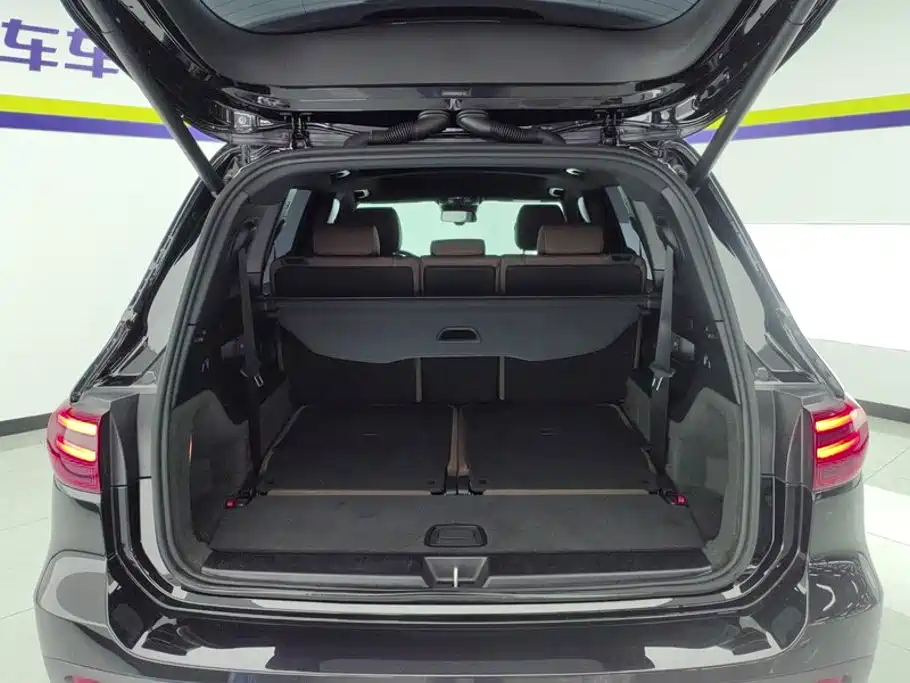 Mercedes-Benz GLB 2025