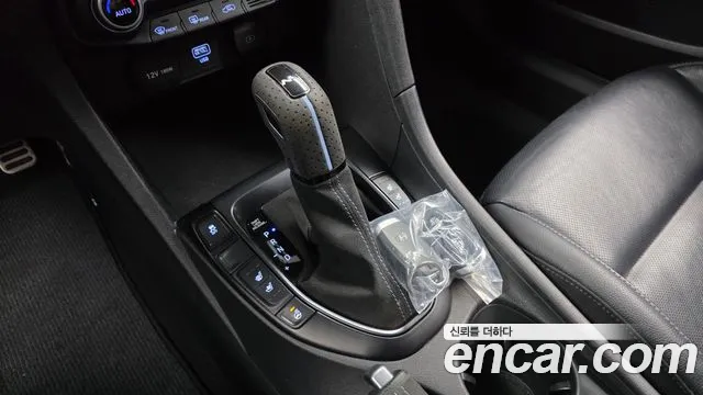 Hyundai Veloster 2021