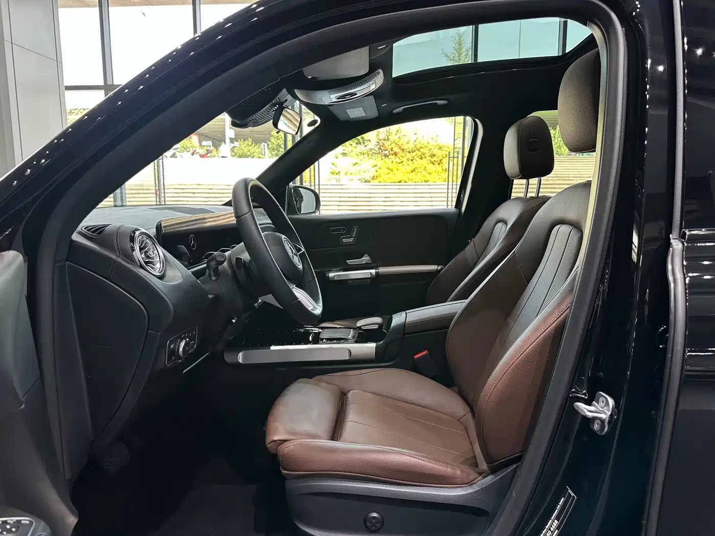 Mercedes-Benz GLB 2024