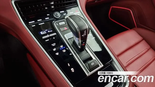 Porsche Panamera 2023