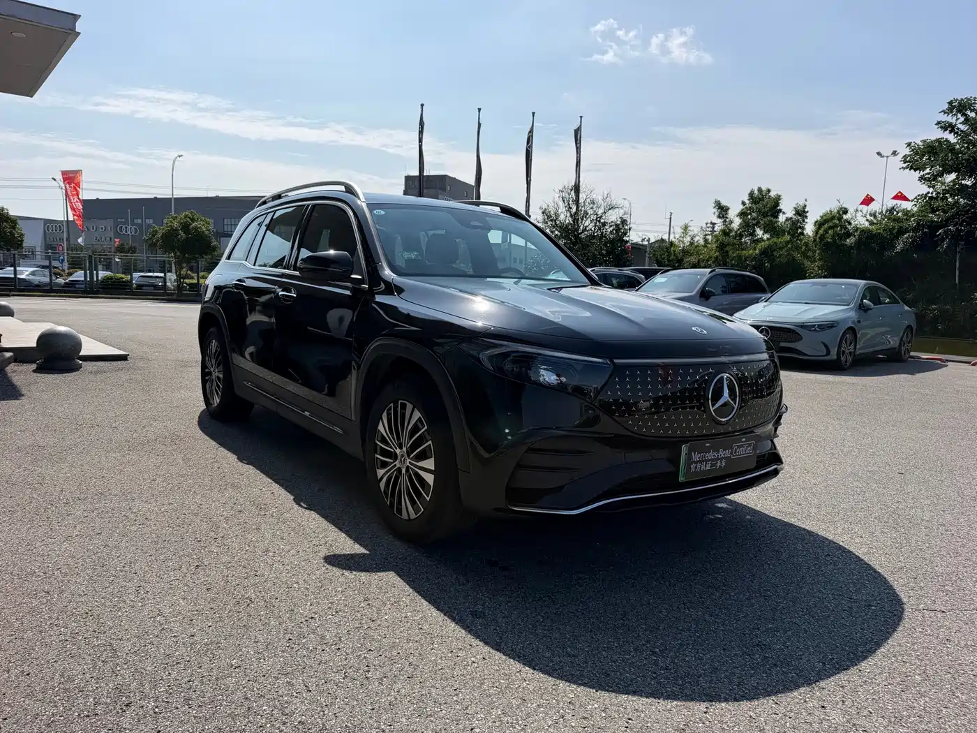 Mercedes-Benz EQB 2025