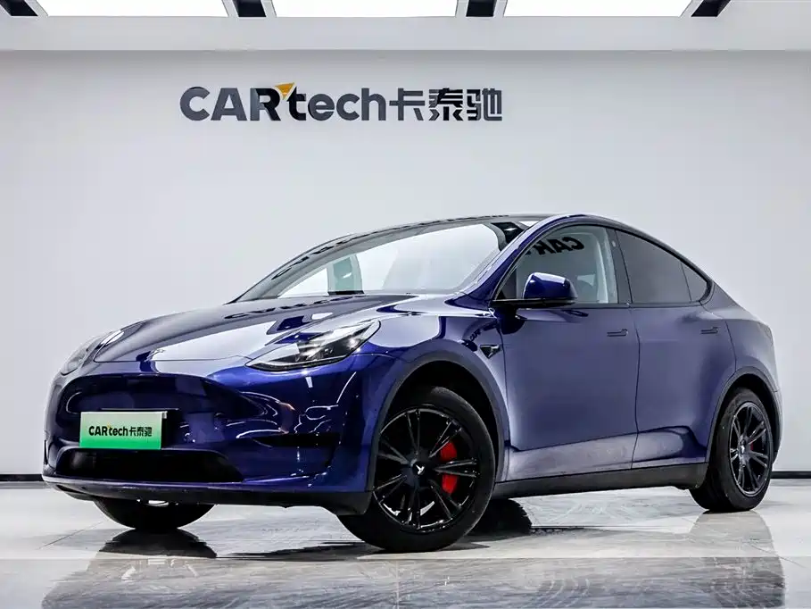 Tesla Model Y 2024