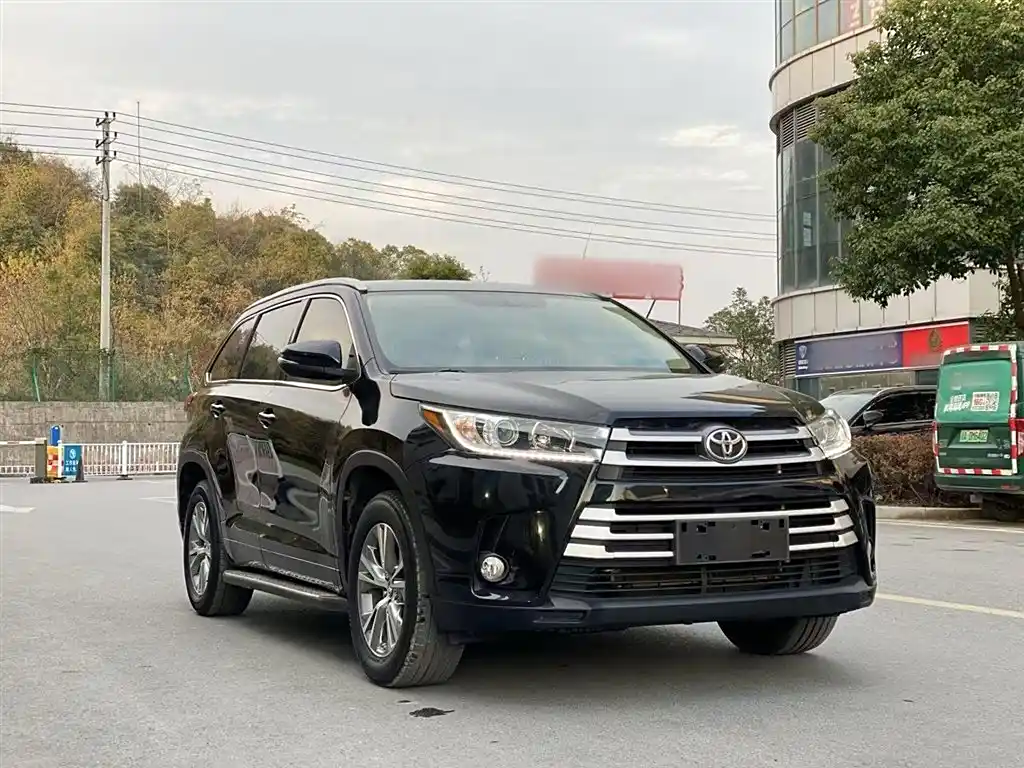 Toyota Highlander 2021