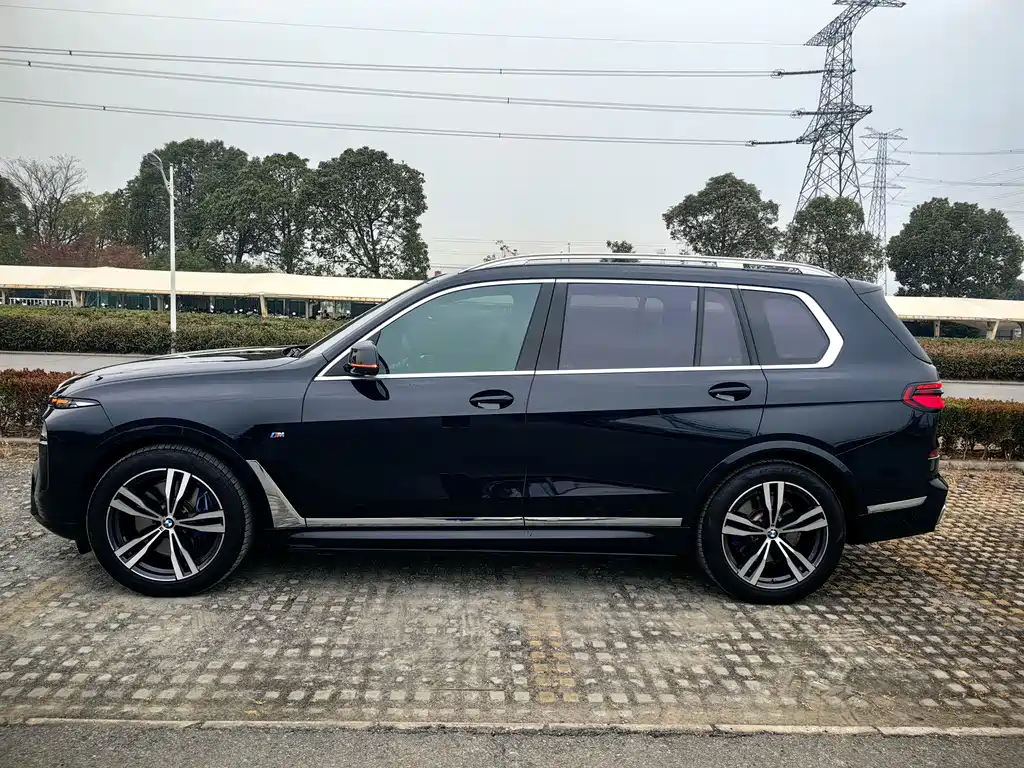 BMW X7 2024