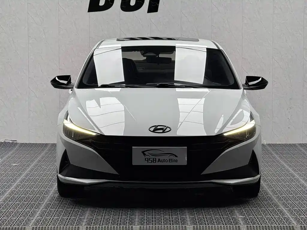 Hyundai Elantra 2022